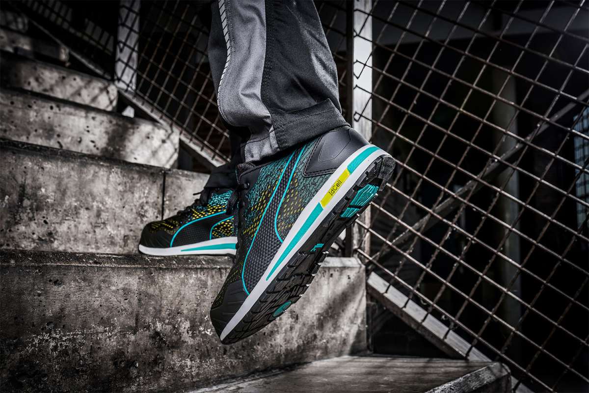 Puma close online